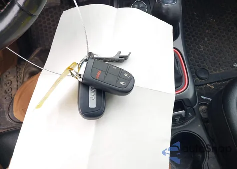 2020 Jeep Compass Trailhawk 4X4 z USA, uszkodzony, nr VIN 3C4NJDDB1LT193899